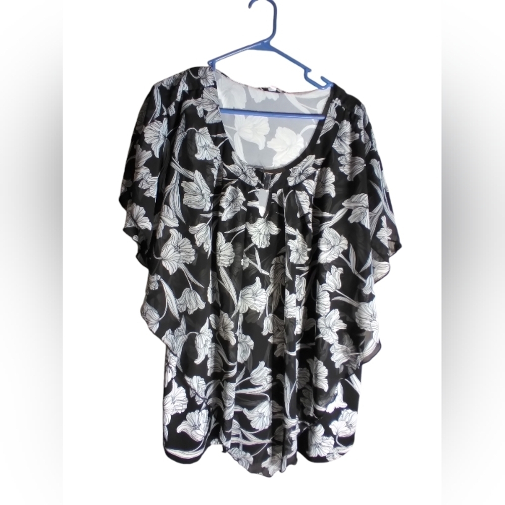 3/$15 Notations sheared layered flowy top 3X